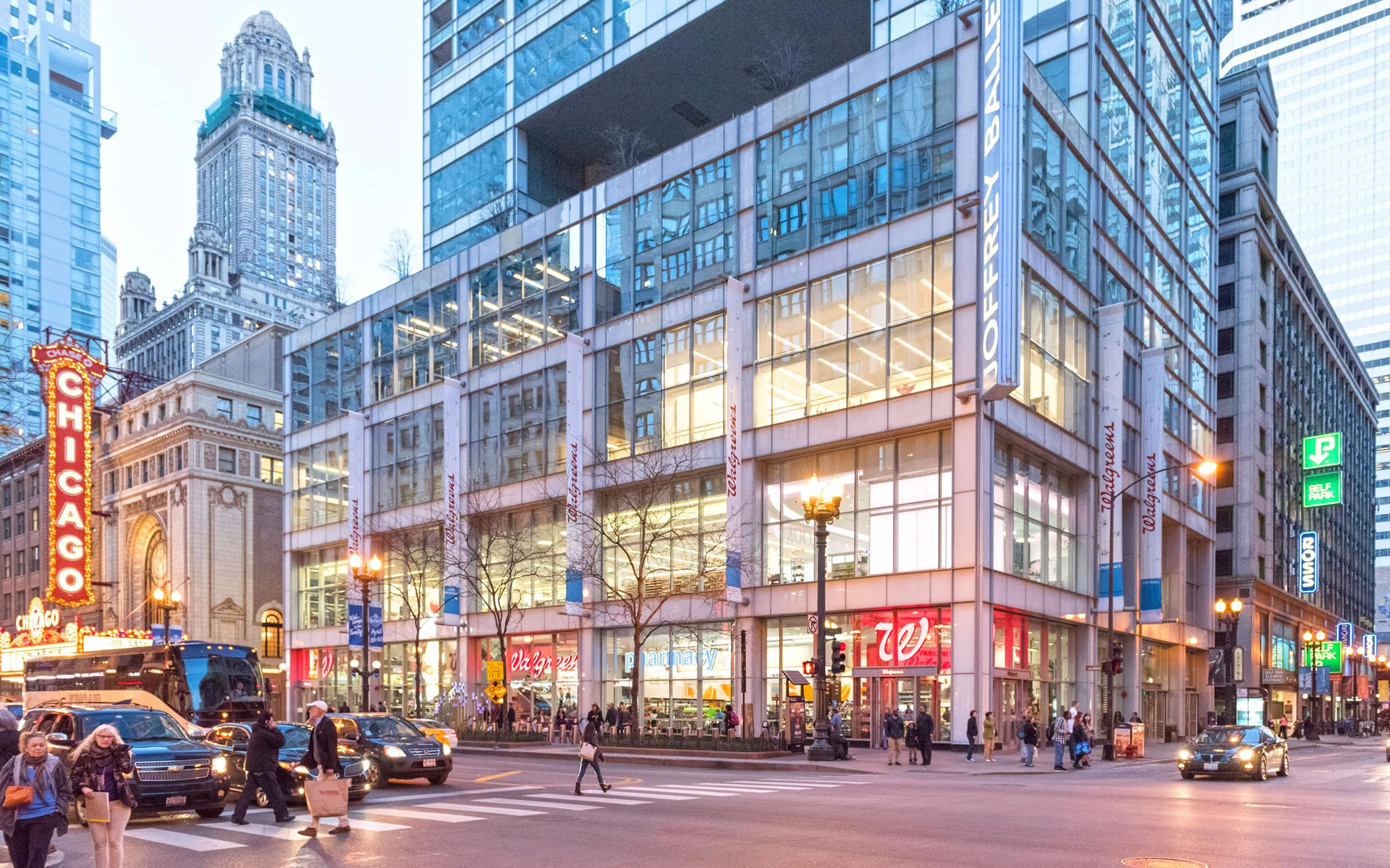 Roosevelt Galleria, Chicago, Illinois 60607 - Acadia Realty Trust