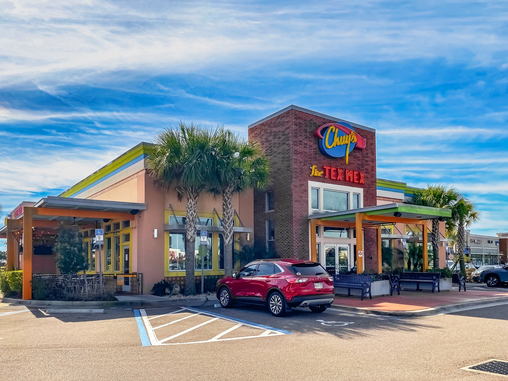 Romano's Macaroni Grill restaurant exterior
