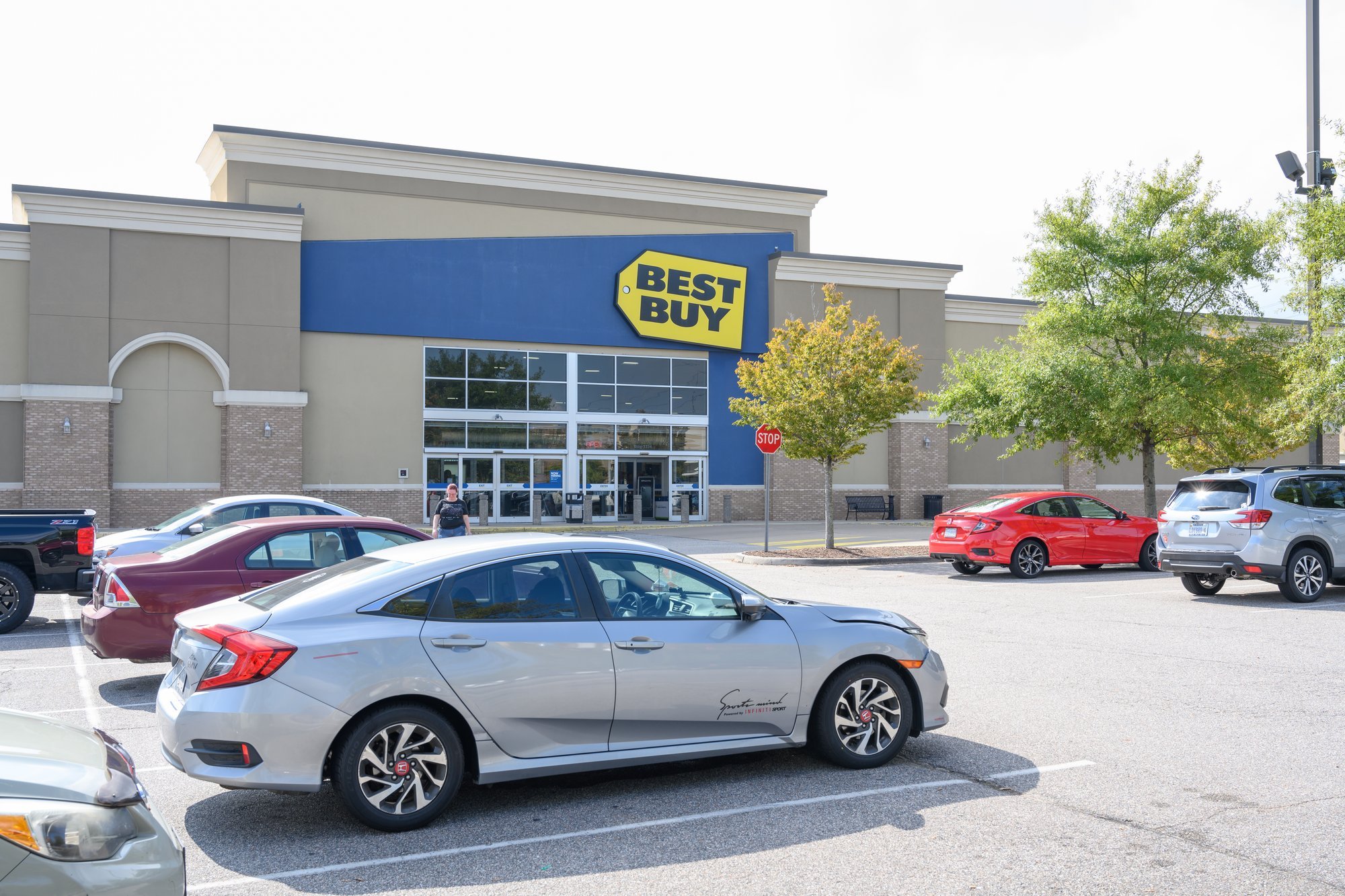 Best Buy store exterior